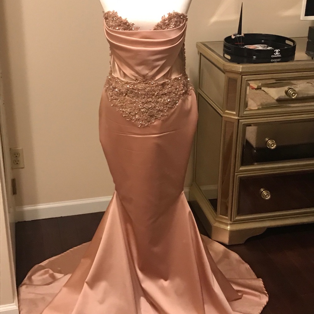 Custom Walter Collection Elle Gown - Picture 3 of 8
